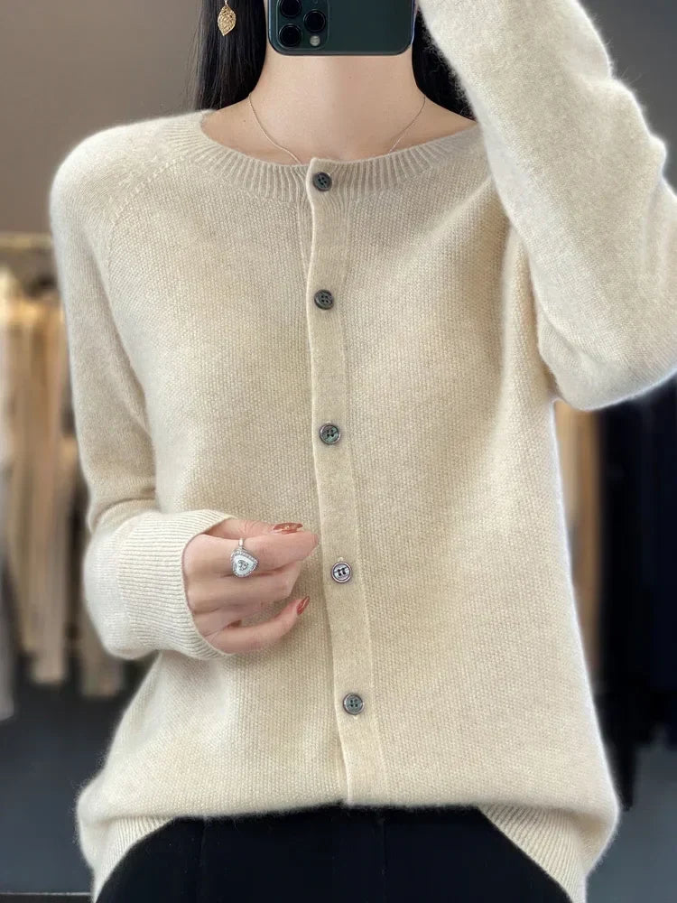 Cardigan da donna con bottoni in maglia morbida