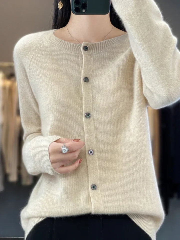 Cardigan da donna con bottoni in maglia morbida