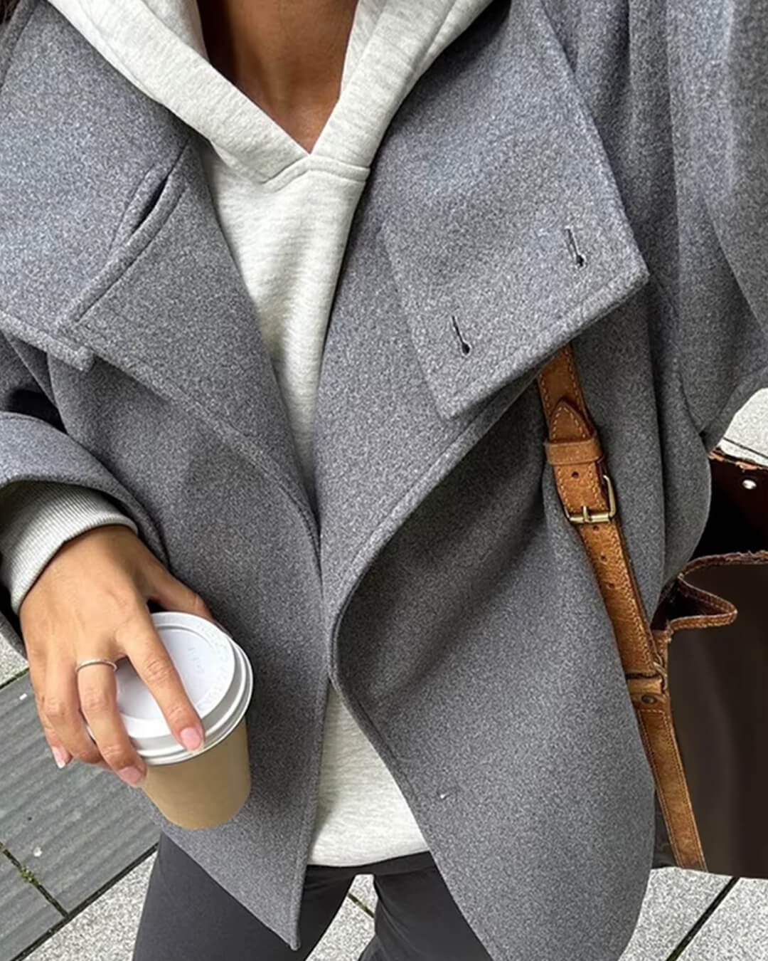 Giacca corta da donna con collo alto