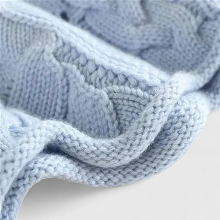 Pullover da donna a collo alto con motivo a trecce