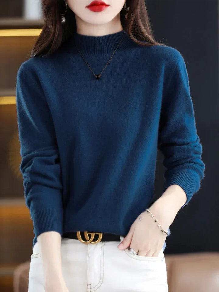 Maglione da donna a collo alto e vestibilità aderente