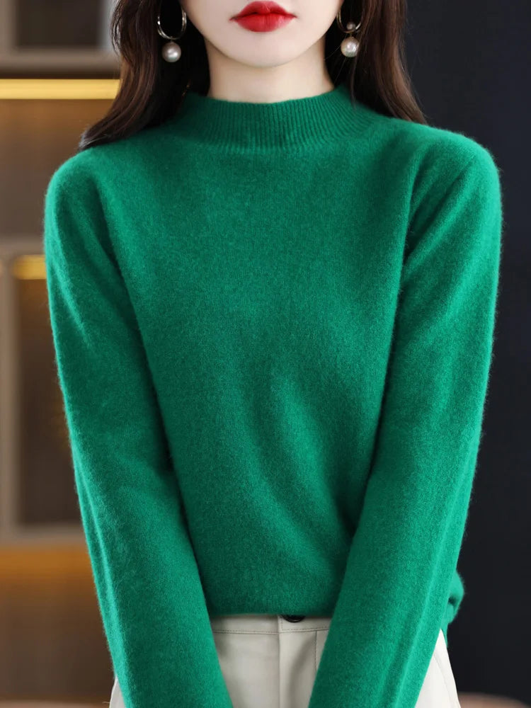 Maglione da donna a collo alto e vestibilità aderente