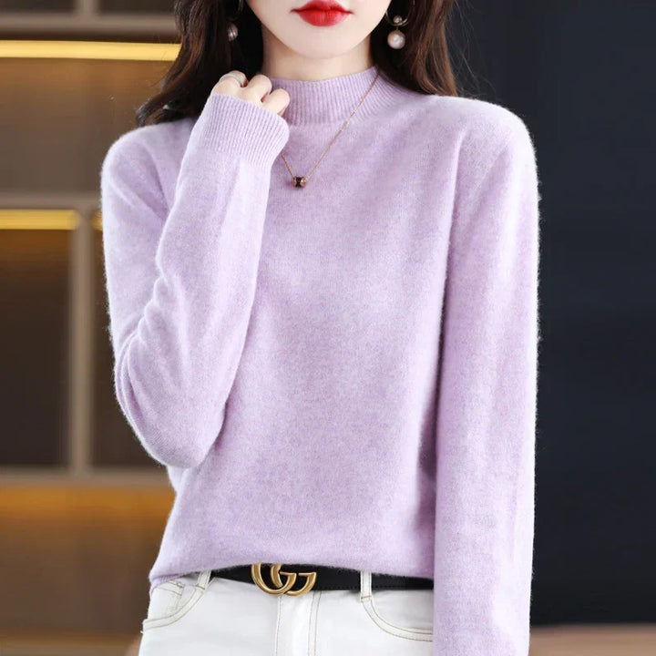 Maglione da donna a collo alto e vestibilità aderente