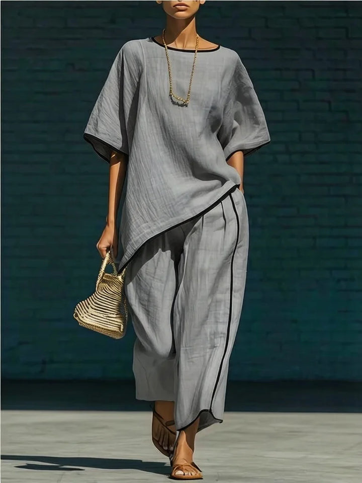 Chic Set with Flowing Tunic and Flared 7/8 Pants