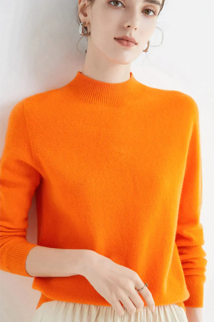 Maglia da donna a collo alto dal taglio elegante