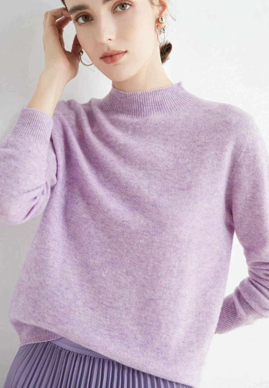 Maglia da donna a collo alto dal taglio elegante