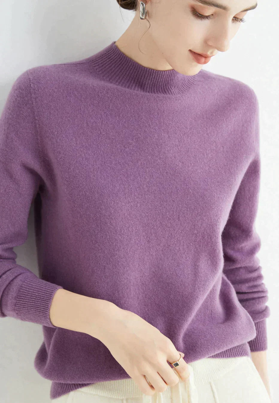 Maglia da donna a collo alto dal taglio elegante