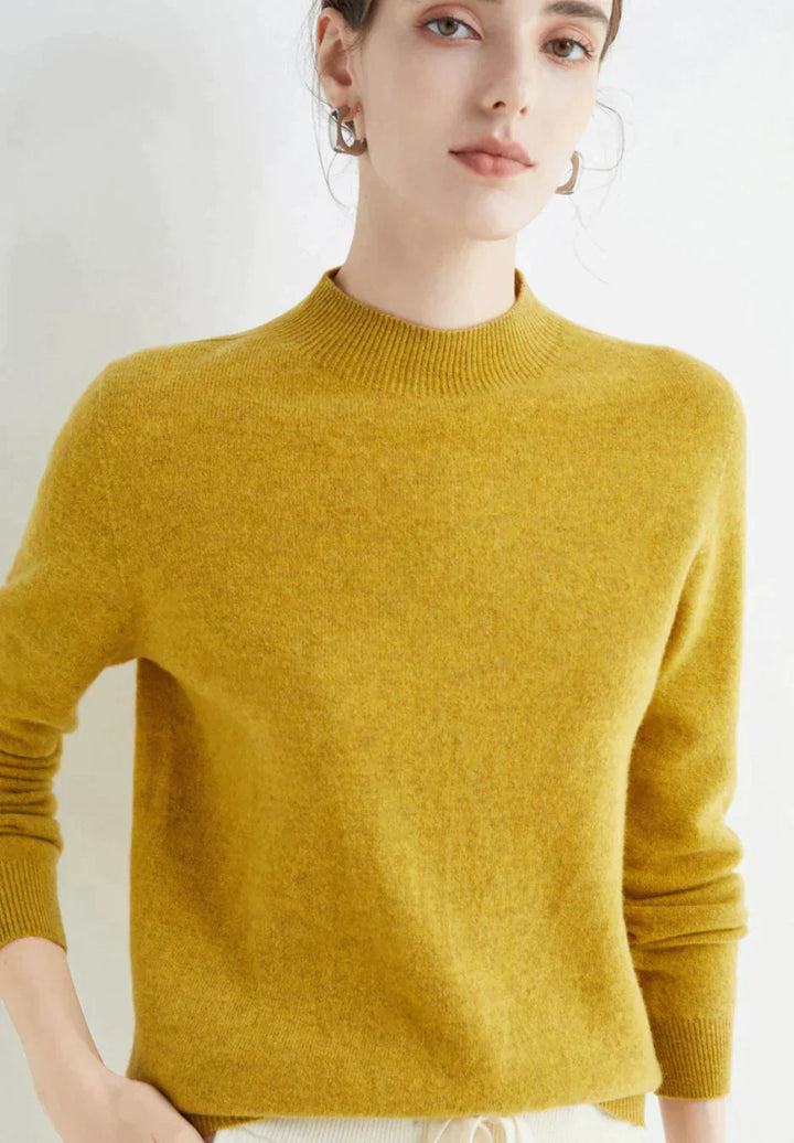 Maglia da donna a collo alto dal taglio elegante