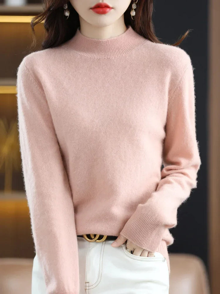 Maglione da donna a collo alto e vestibilità aderente