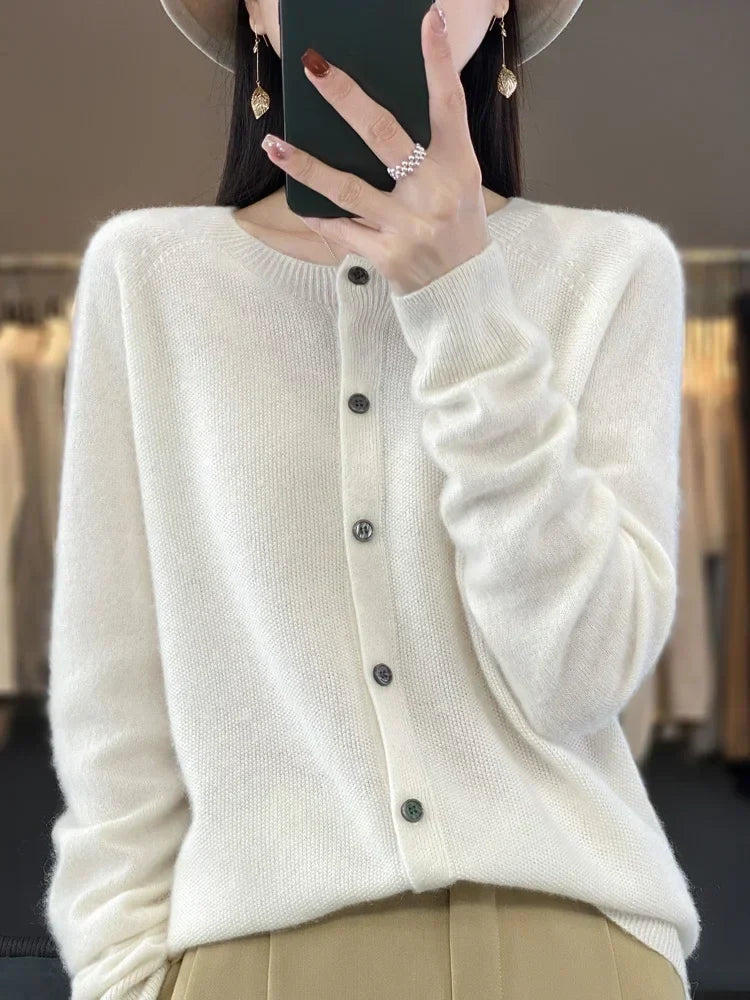 Cardigan da donna con bottoni in maglia morbida