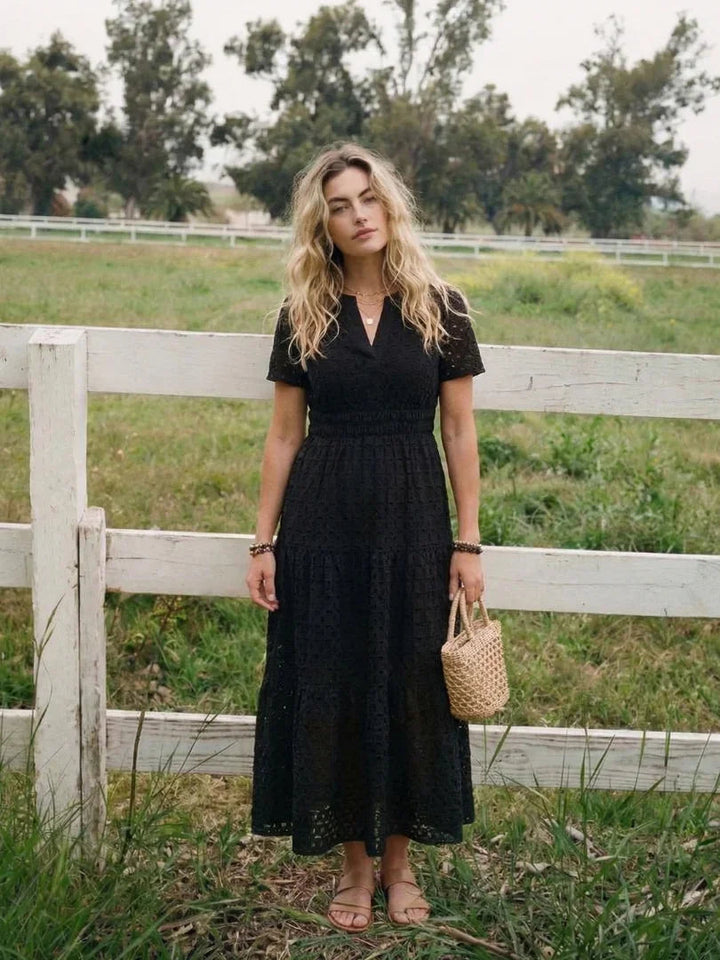 Vestito midi elegante da donna con scollo a V e vita aderente