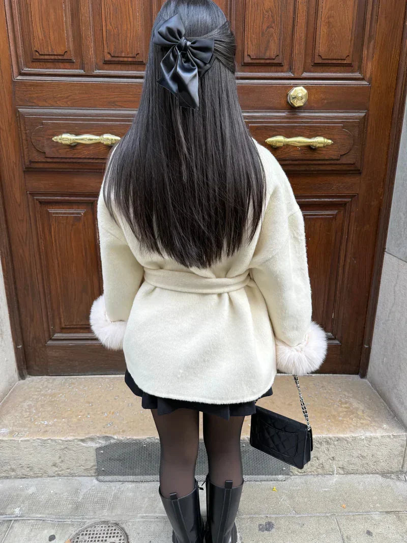 Cappotto da donna effetto cintura con maniche in pelliccia sintetica
