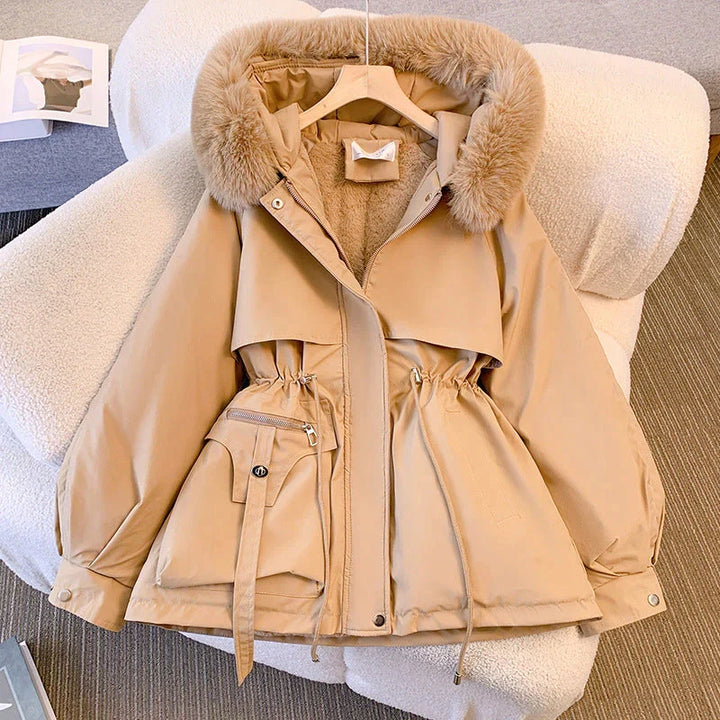 Cappotto invernale da donna con collo in pelliccia