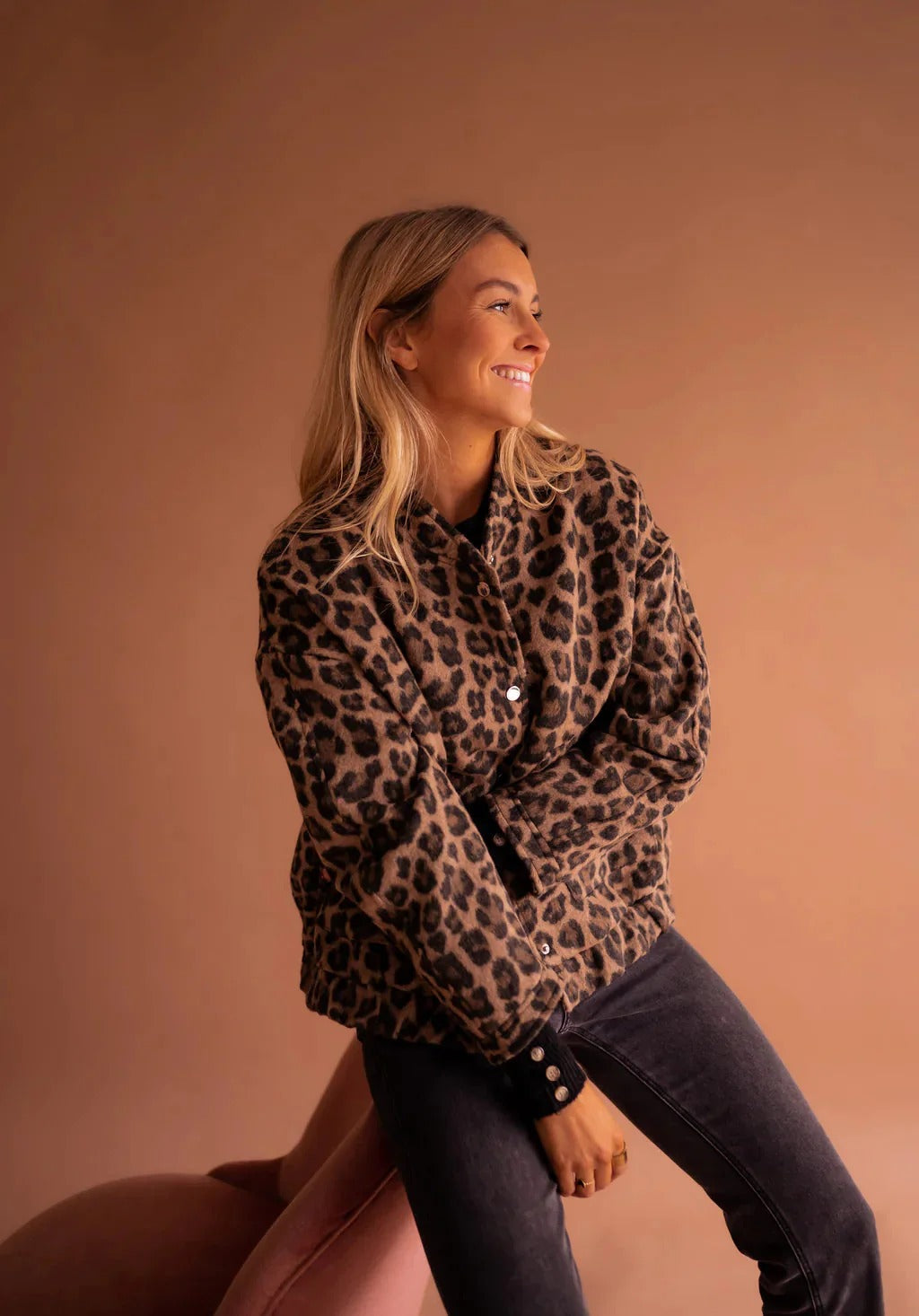 Women’s leopard-print snap-button jacket