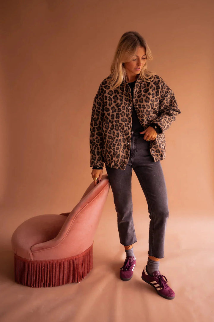 Women’s leopard-print snap-button jacket