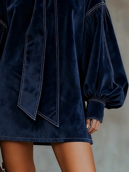 Robe Femme Courte Élégante à Col Lavallière