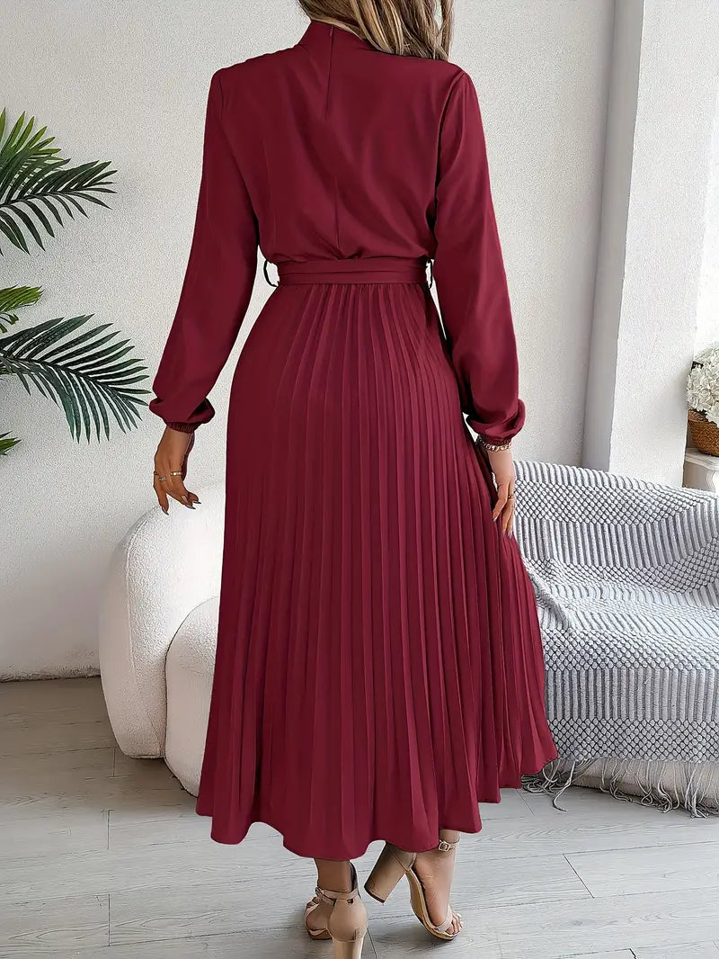 Vestito midi plissettato da donna con collo alto