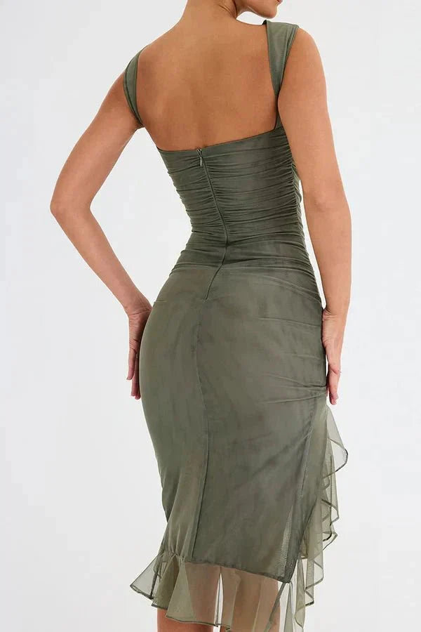 Robe Midi Femme Ajustée à Volants Asymétrique et Silhouette Sculptante