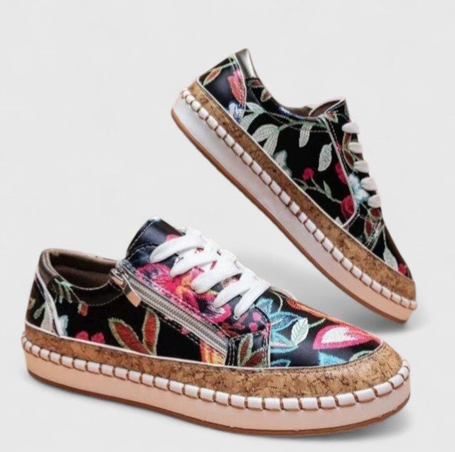 Sneakers da donna con stampa floreale e suola platform