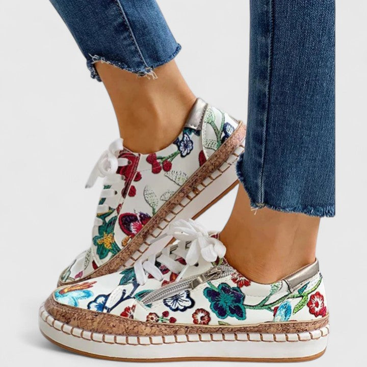 Sneakers da donna con stampa floreale e suola platform