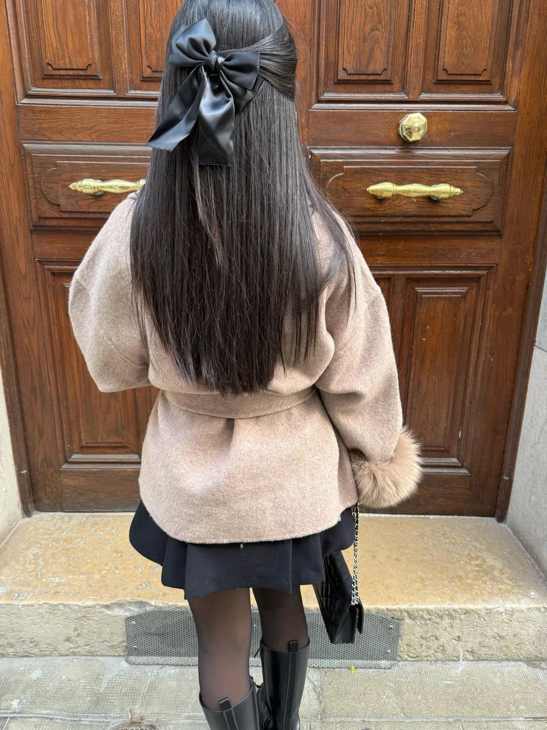 Cappotto da donna effetto cintura con maniche in pelliccia sintetica