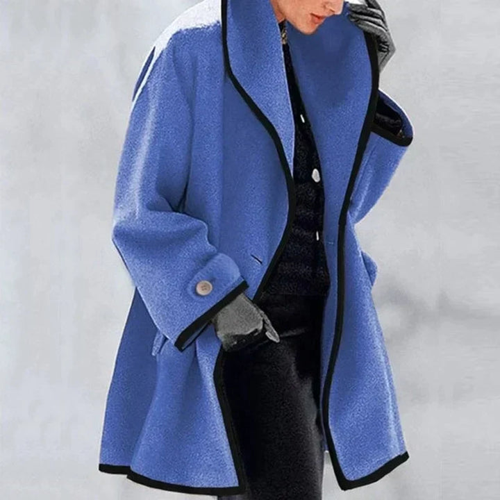 Trench elegante da donna aperto sul davanti