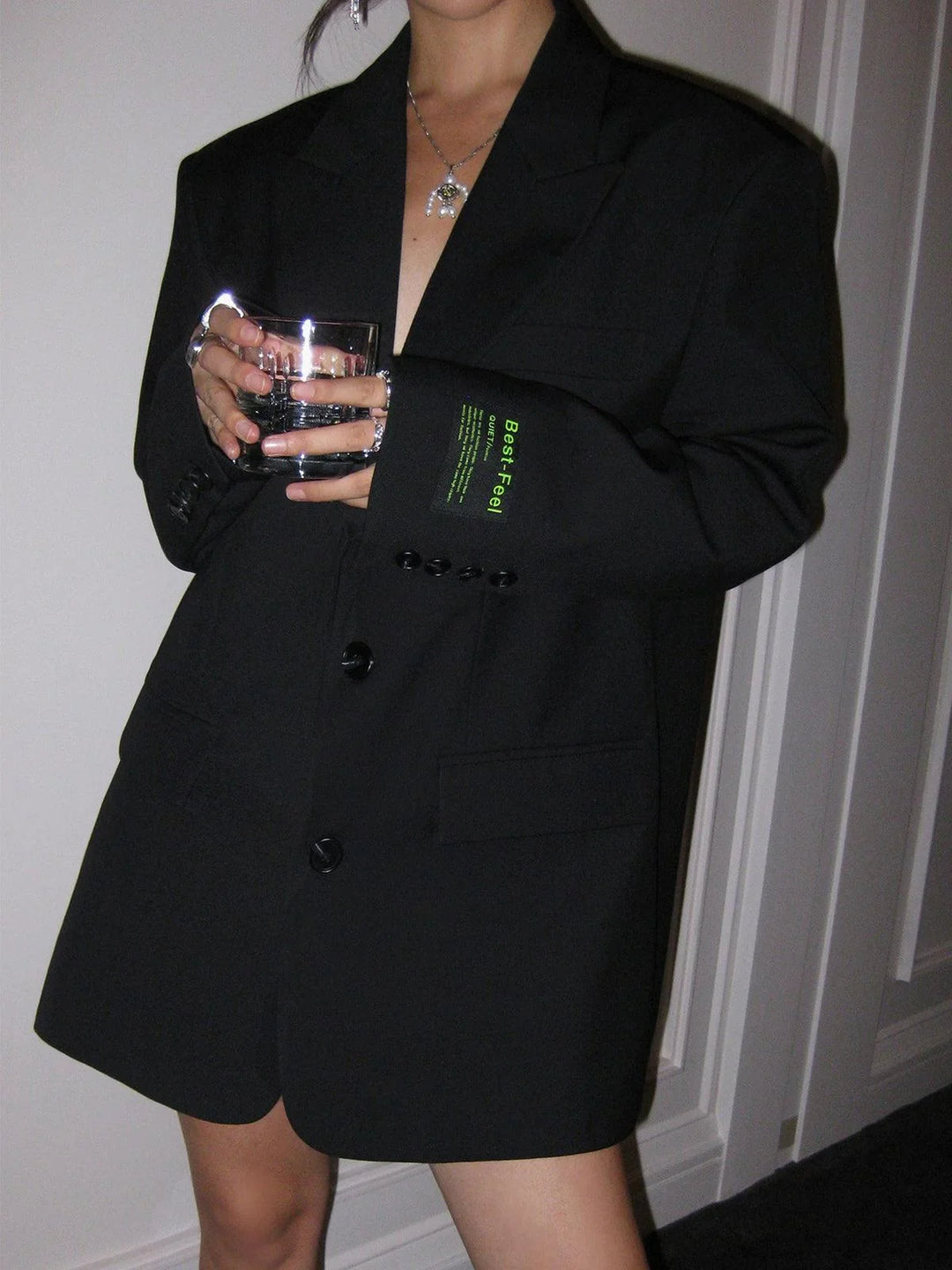 Blazer Femme Style Oversize avec Boutons Distinctifs et Coupe Décontractée