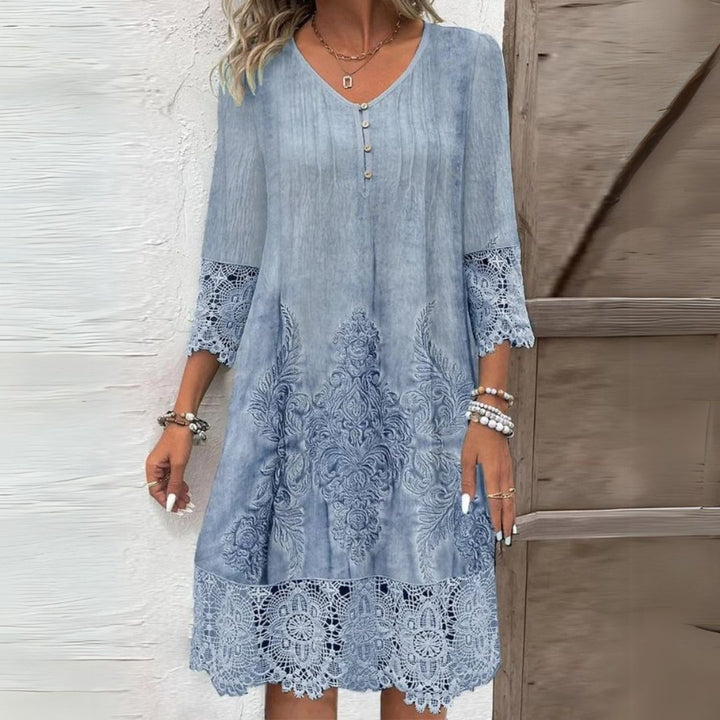 Volné dámské šaty s elegantní krajkou