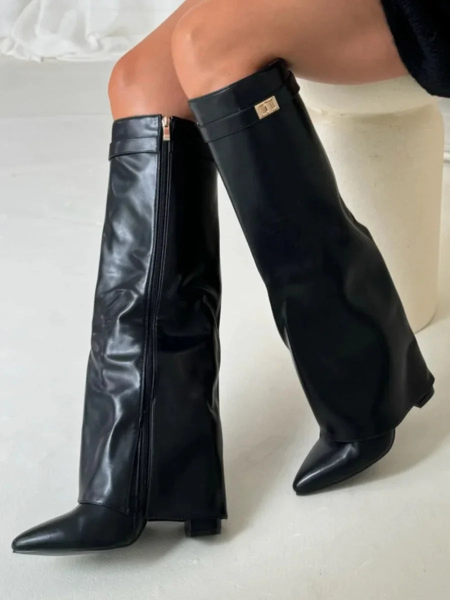 Bottes Femme en Suède avec Détails Métalliques Distinctifs