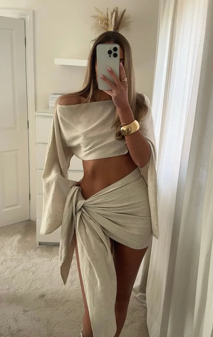 Robe Mini Asymétrique pour Femme Drapée à Épaule Dénudée et Taille Nouée