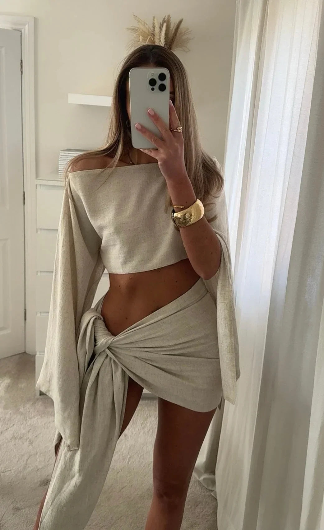 Robe Mini Asymétrique pour Femme Drapée à Épaule Dénudée et Taille Nouée