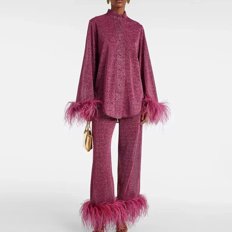 Ensemble Femme Deux Pièces Brillant avec Manches et Bas Garnis de Plumes
