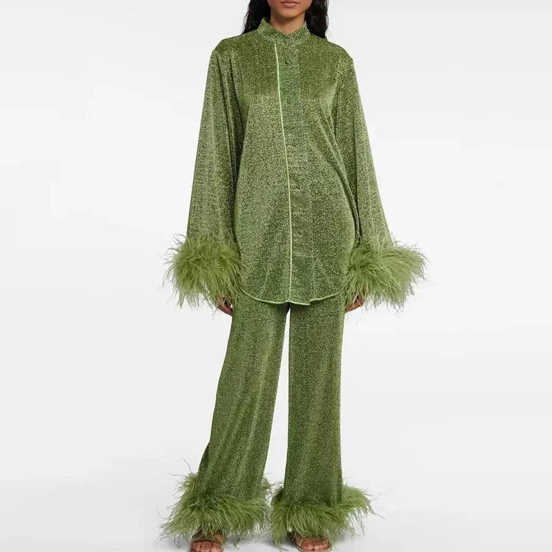 Ensemble Femme Deux Pièces Brillant avec Manches et Bas Garnis de Plumes
