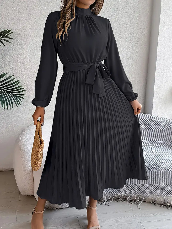 Vestito midi plissettato da donna con collo alto
