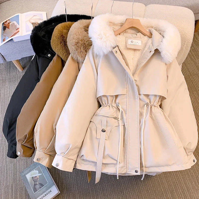 Cappotto invernale da donna con collo in pelliccia