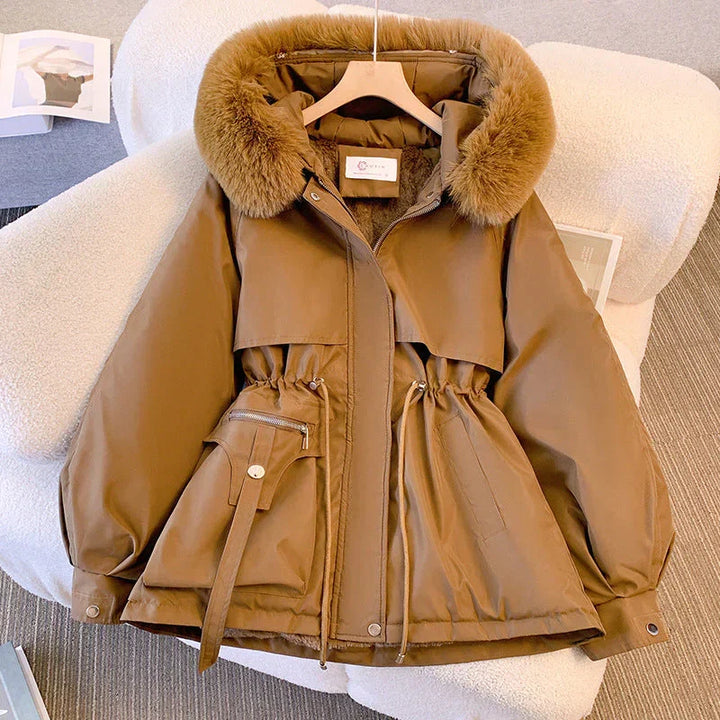 Cappotto invernale da donna con collo in pelliccia