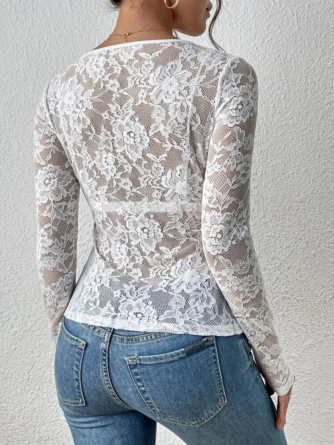 Průhledný krajkový top s dlouhými rukávy pro elegantní a ženské ženy