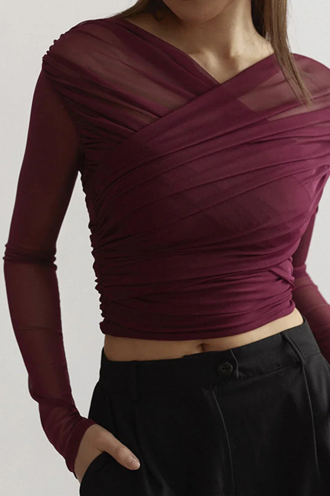 Elegantní překládaný top z průhledné pleteniny s dlouhými rukávy pro ženy