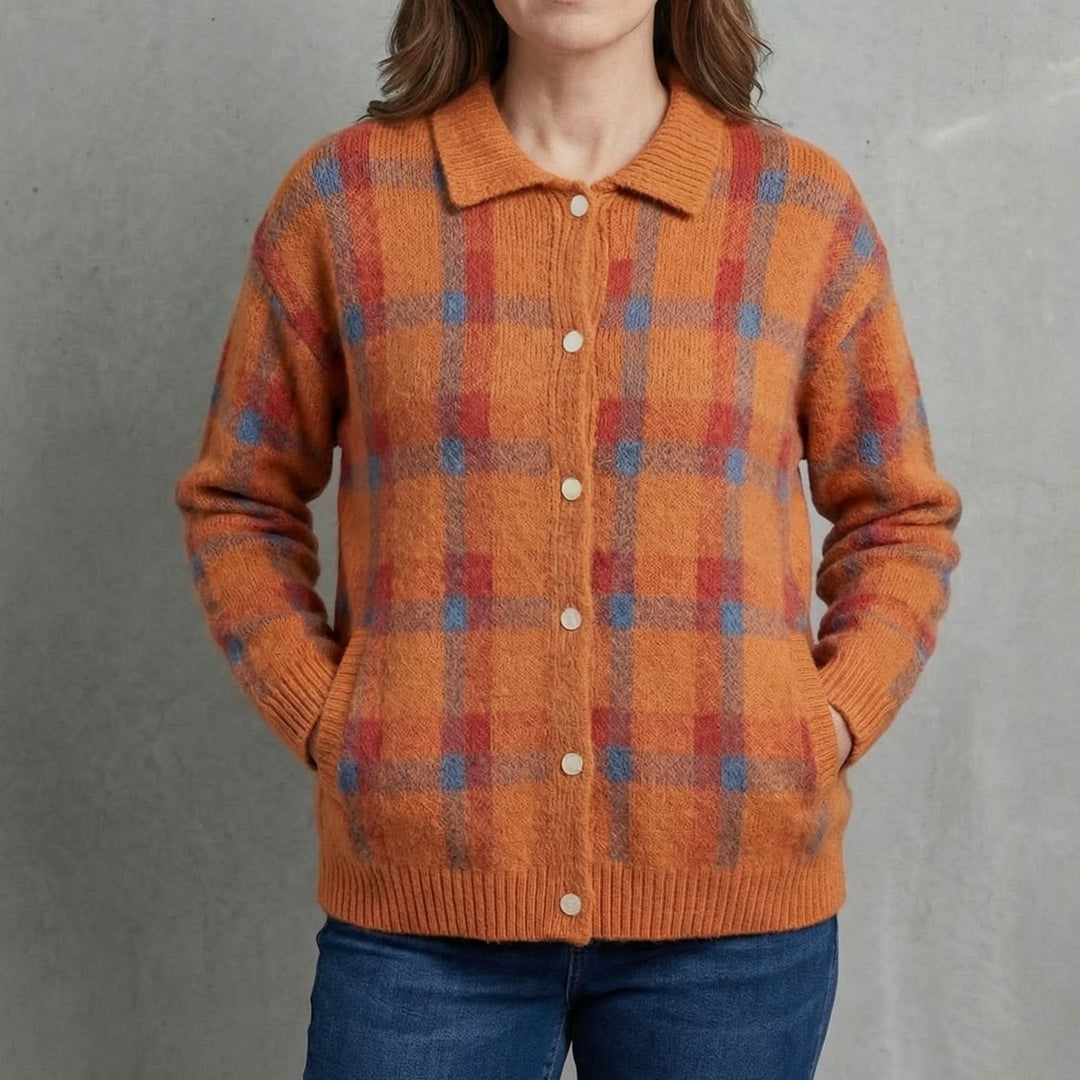 Maglione a quadri abbottonato con colletto da camicia da donna