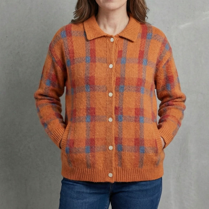 Maglione a quadri abbottonato con colletto da camicia da donna