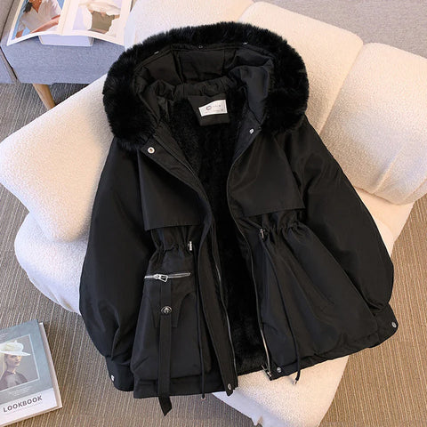 Cappotto invernale da donna con collo in pelliccia