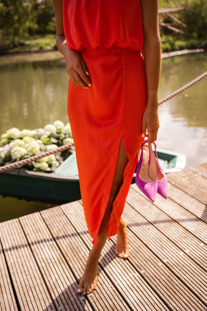 Vestido midi elegante sin mangas para mujer