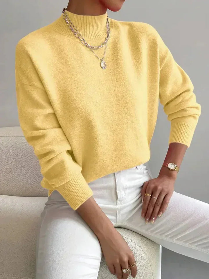 Maglione da donna classico a collo alto e maniche lunghe