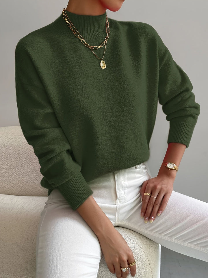 Maglione da donna classico a collo alto e maniche lunghe