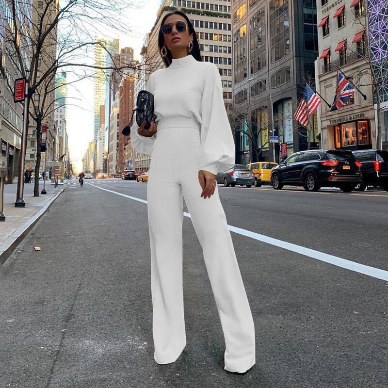 Tuta da donna elegante a gambe larghe