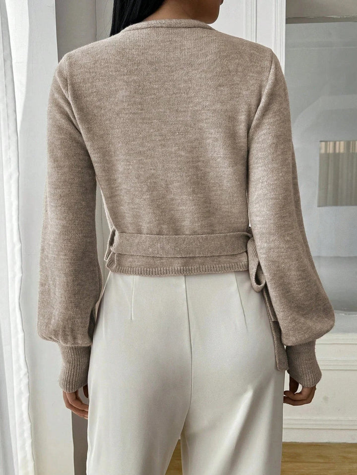 Elegantní zavinovací svetr s nabíranými rukávy pro stylové a moderní ženy