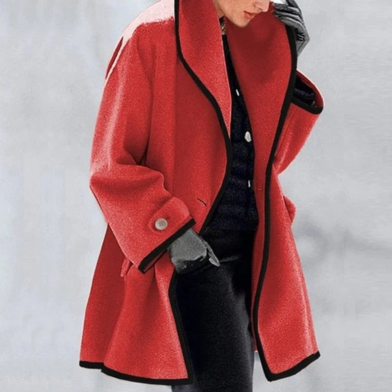 Trench elegante da donna aperto sul davanti