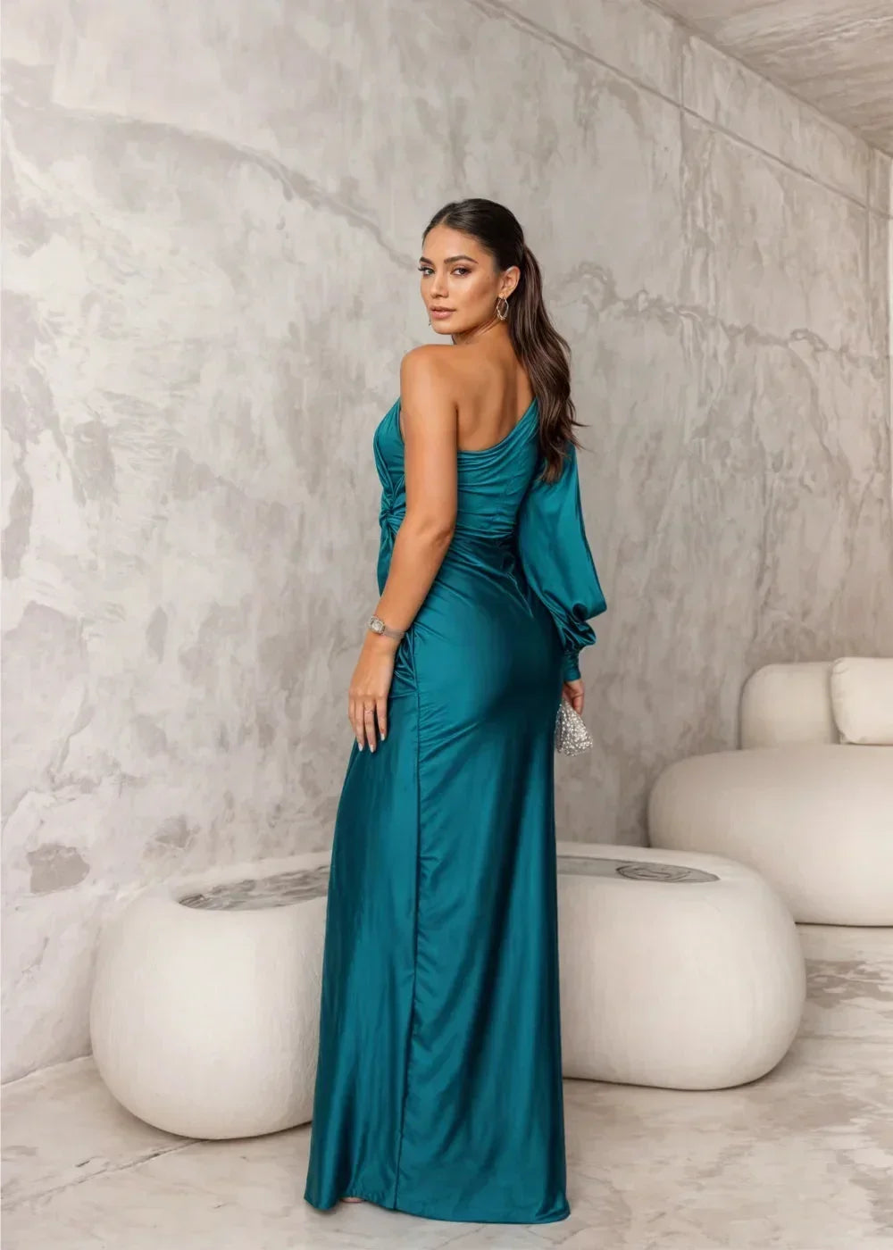 Robe longue drapée une épaule femme