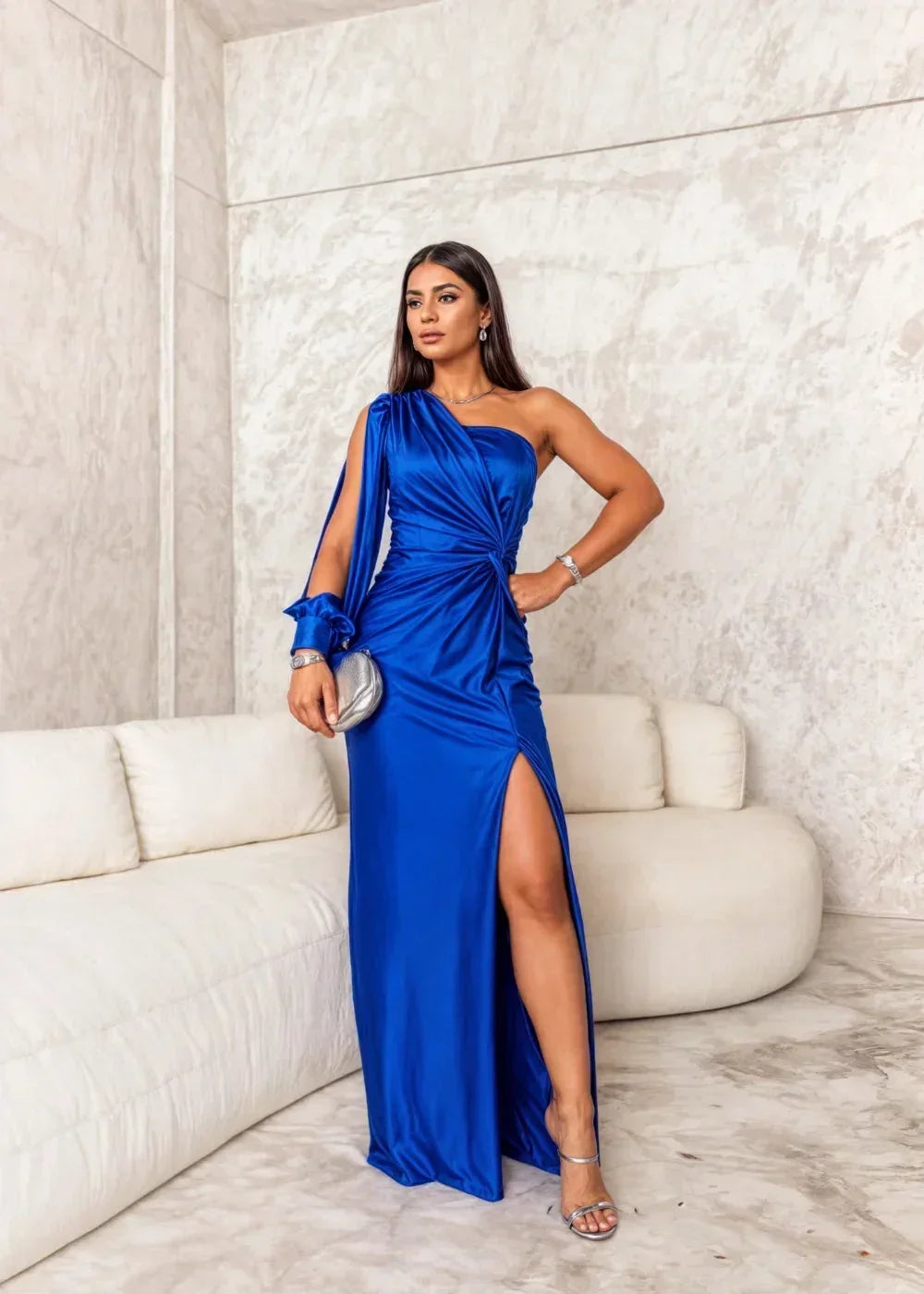 Robe longue drapée une épaule femme