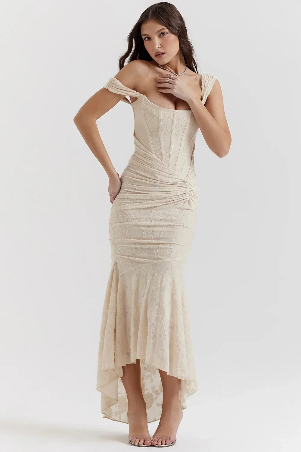 Elegantní midi šaty ve stylu mořské panny na ramínka pro ženy